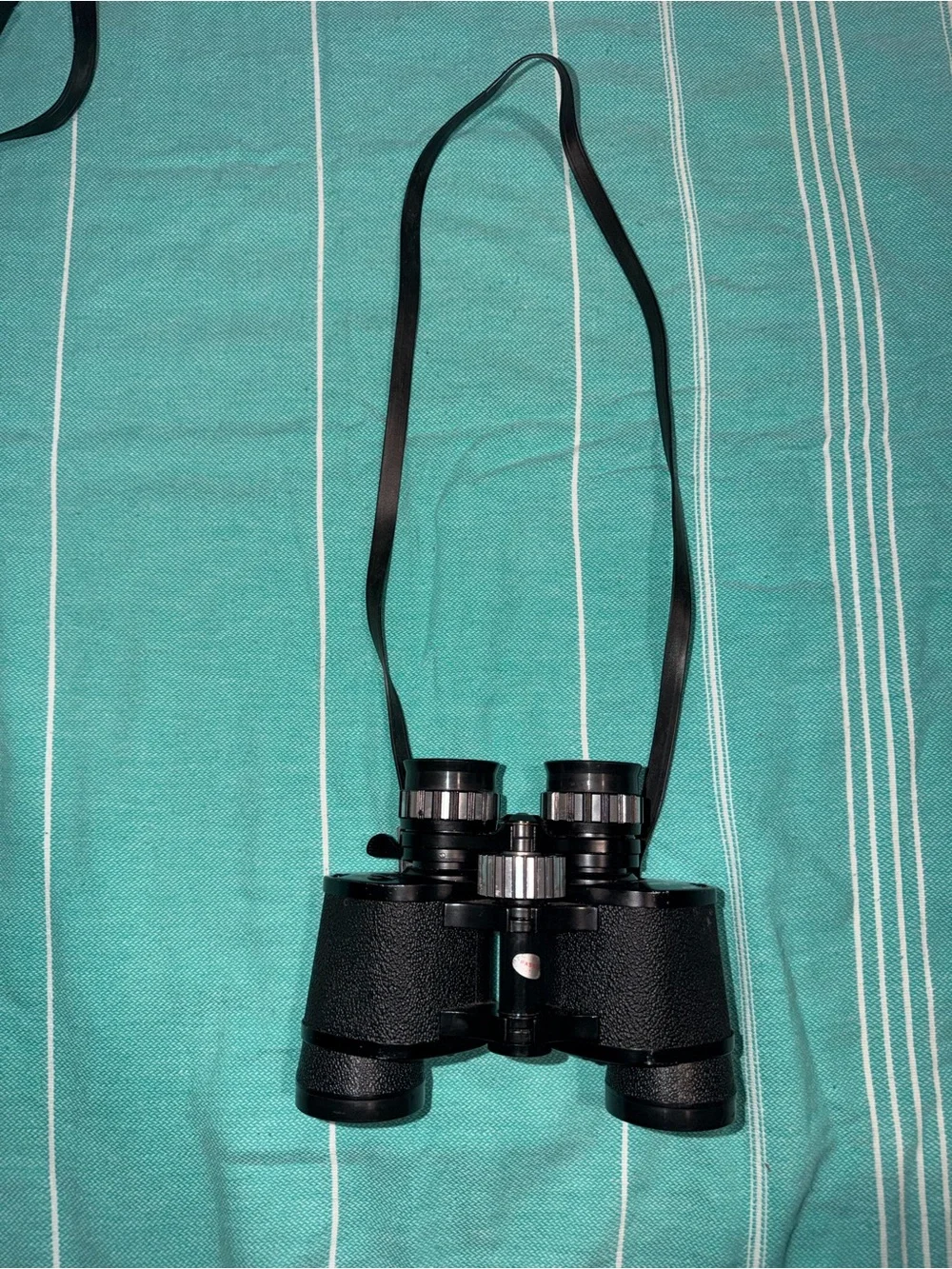 Vintage Black Compact Binoculars with Textured Grip - Outdoor Viewing